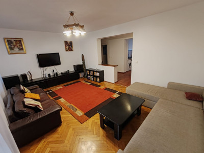 Apartament de inchiriat cu 3 camere, 2 balcoane, parcare, zona USAMV