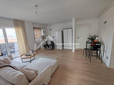 Apartamen cu 3 camere, 2 balcoane, 2 bai, 1 garaj, Str. Sesul De Sus