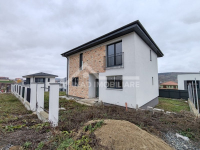 Casa individuala, constructie noua, 500 mp teren, Localitatea Chinteni