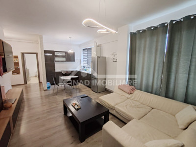 Apartament cu 3 camere modern, terasa 30mp,  parcare, Str. Ploiesti