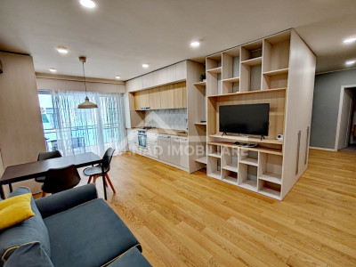 Apartament 3 camere, 2 bai, parcare, mobilat modern, Scala Center