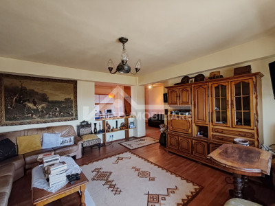 Apartament cu 4 camere, 3 balcoane, 2 bai, situat pe Calea Manastur
