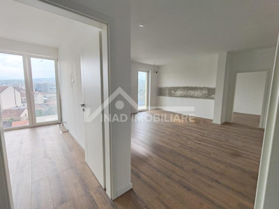Apartament 3 camere, 2 bai, terasa 20mp, parcare, zona Strazii Decebal